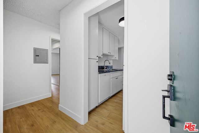 1352 S Carmelina Avenue 309, Los Angeles, CA 90025