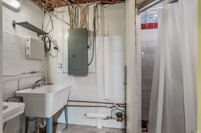 4533 E Lafayette Esplanade Avenue, Fort Wayne, IN 46806