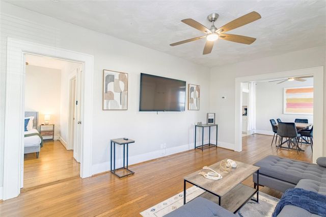 222 Moody Street, Houston, TX 77009