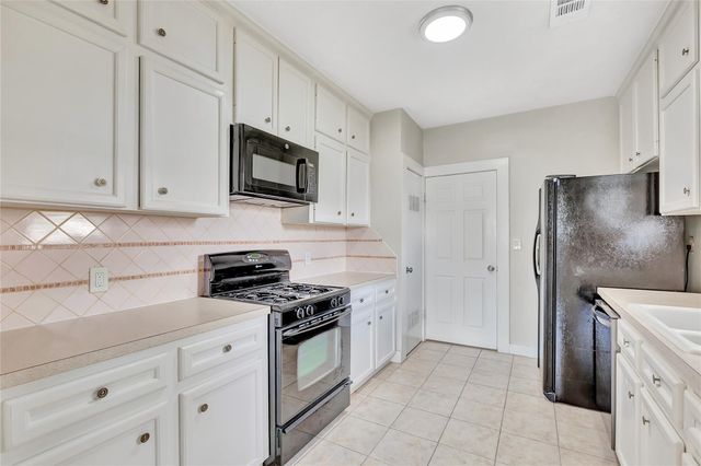 222 Moody Street, Houston, TX 77009