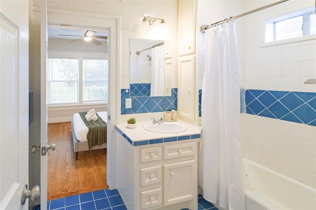 222 Moody Street, Houston, TX 77009