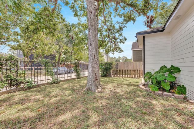 222 Moody Street, Houston, TX 77009