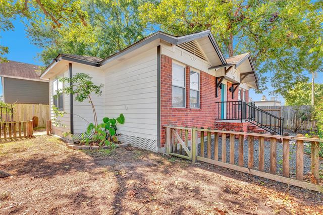 222 Moody Street, Houston, TX 77009