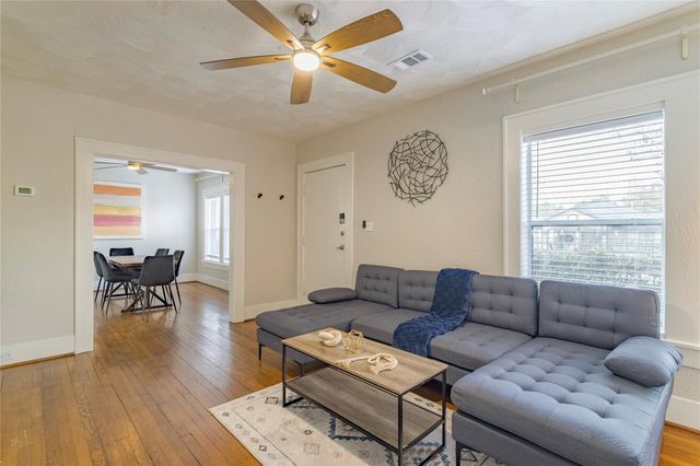 222 Moody Street, Houston, TX 77009