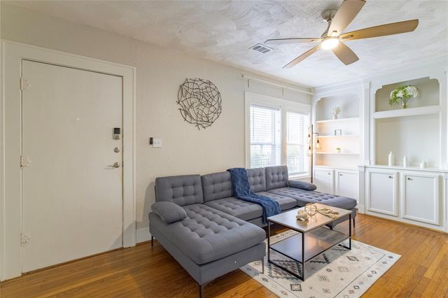 222 Moody Street, Houston, TX 77009