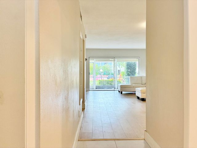 2204 NE 36th Street Apt 26, Lighthouse Point, FL 33064