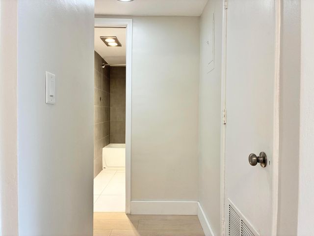 2204 NE 36th Street Apt 26, Lighthouse Point, FL 33064