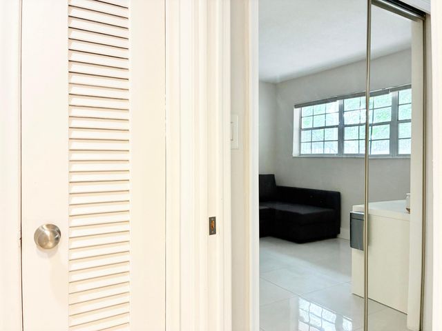 2204 NE 36th Street Apt 26, Lighthouse Point, FL 33064