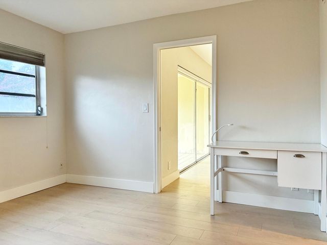 2204 NE 36th Street Apt 26, Lighthouse Point, FL 33064