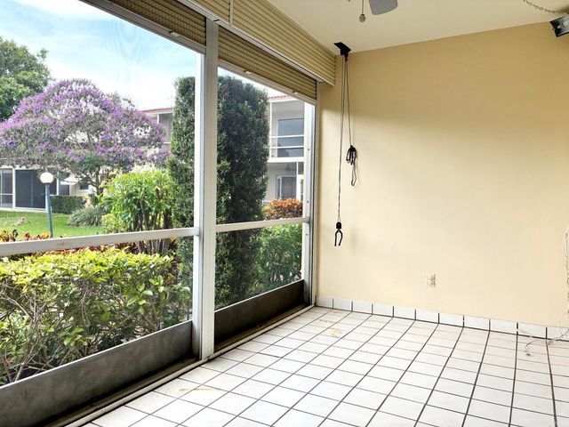 2204 NE 36th Street Apt 26, Lighthouse Point, FL 33064