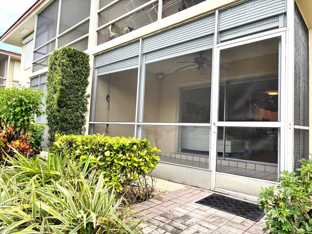 2204 NE 36th Street Apt 26, Lighthouse Point, FL 33064