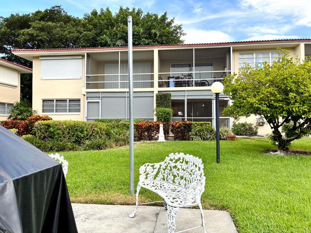 2204 NE 36th Street Apt 26, Lighthouse Point, FL 33064