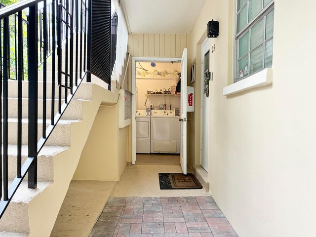2204 NE 36th Street Apt 26, Lighthouse Point, FL 33064