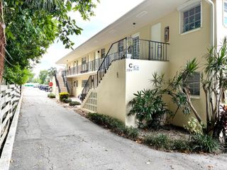 2204 NE 36th Street Apt 26, Lighthouse Point, FL 33064