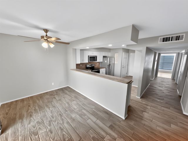 14515 Wunderlich Drive 607, Houston, TX 77069