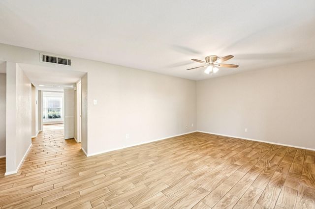 14515 Wunderlich Drive 607, Houston, TX 77069