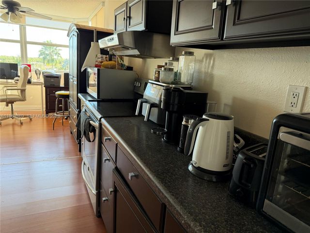 16546 NE 26th Avenue 6H, North Miami Beach, FL 33160