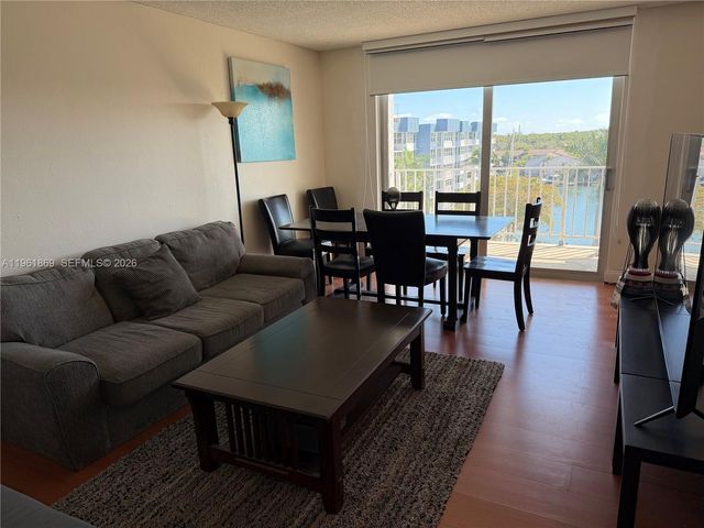 16546 NE 26th Avenue 6H, North Miami Beach, FL 33160