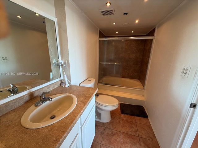 16546 NE 26th Avenue 6H, North Miami Beach, FL 33160