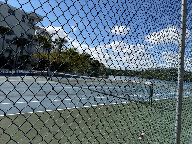 16546 NE 26th Avenue 6H, North Miami Beach, FL 33160