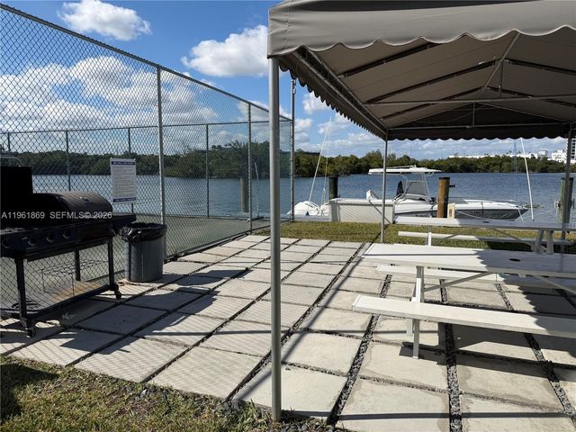 16546 NE 26th Avenue 6H, North Miami Beach, FL 33160