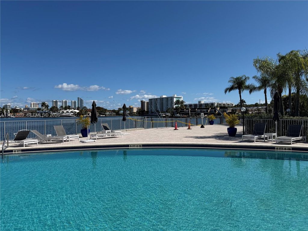 16546 NE 26th Avenue 6H, North Miami Beach, FL 33160