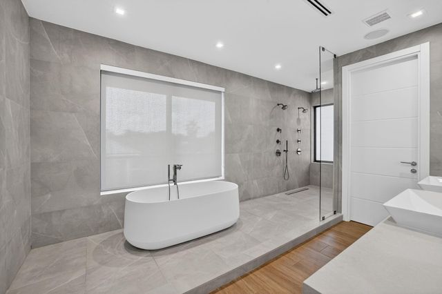 1225 NE 4th Street, Fort Lauderdale, FL 33301