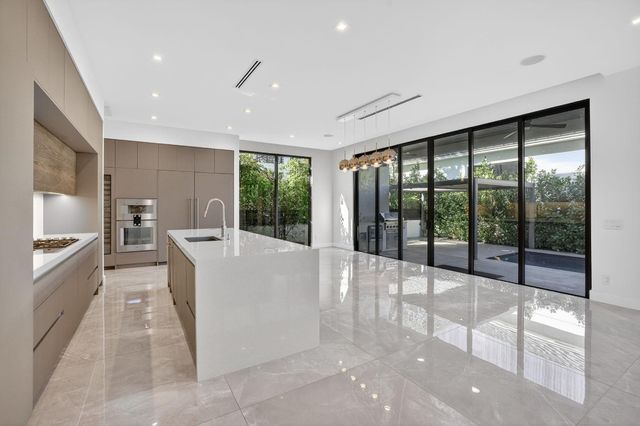 1225 NE 4th Street, Fort Lauderdale, FL 33301