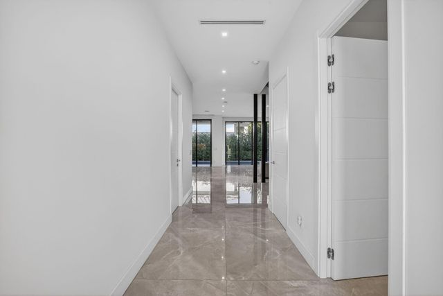 1225 NE 4th Street, Fort Lauderdale, FL 33301