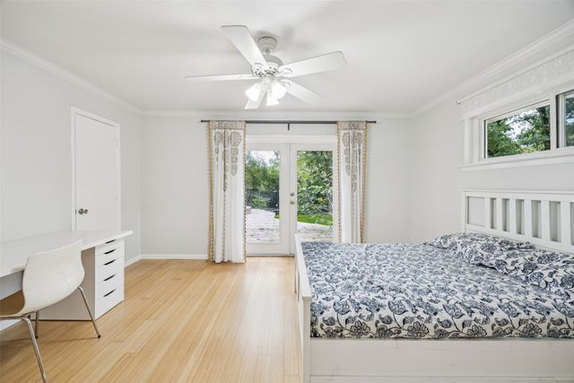 809 Valley Oaks Lane, Arlington, TX 76012