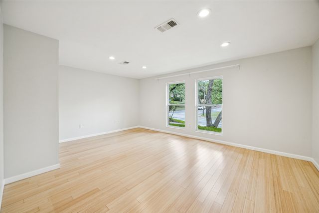 809 Valley Oaks Lane, Arlington, TX 76012