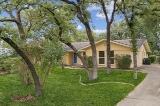 809 Valley Oaks Lane, Arlington, TX 76012