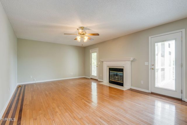 12 Spring Knoll Court, Johnson City, TN 37601