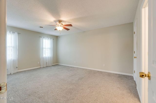 12 Spring Knoll Court, Johnson City, TN 37601