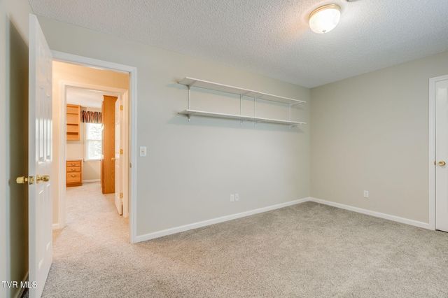 12 Spring Knoll Court, Johnson City, TN 37601
