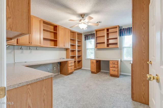 12 Spring Knoll Court, Johnson City, TN 37601