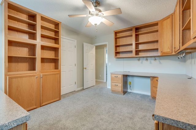 12 Spring Knoll Court, Johnson City, TN 37601