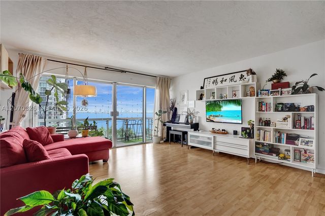 2451 Brickell Ave 8E, Miami, FL 33129