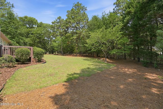 11 Fur Court W, Pinehurst, NC 28374