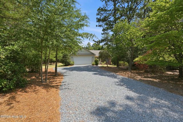 11 Fur Court W, Pinehurst, NC 28374