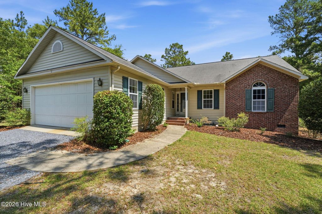 11 Fur Court W, Pinehurst, NC 28374