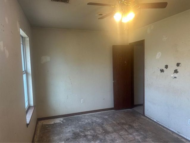 1101 N Lawton, Moore, OK 73160