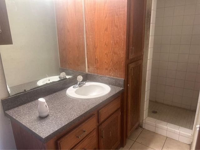 1101 N Lawton, Moore, OK 73160