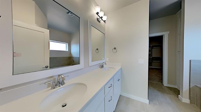 9904 Glover River Drive, Yukon, OK 73099