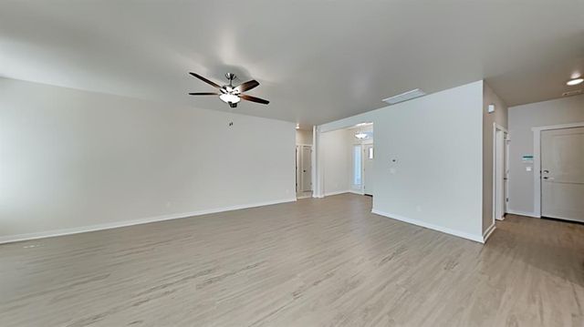 9904 Glover River Drive, Yukon, OK 73099