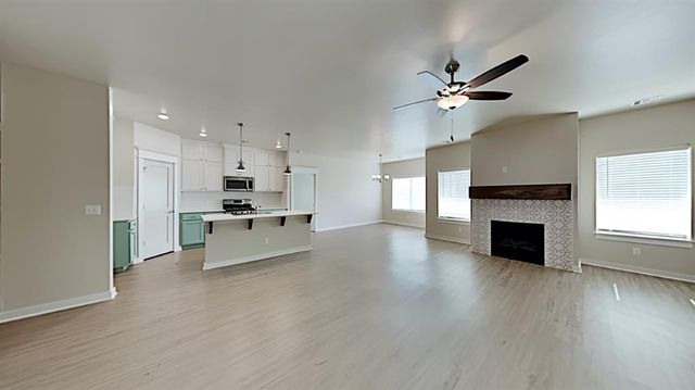 9904 Glover River Drive, Yukon, OK 73099