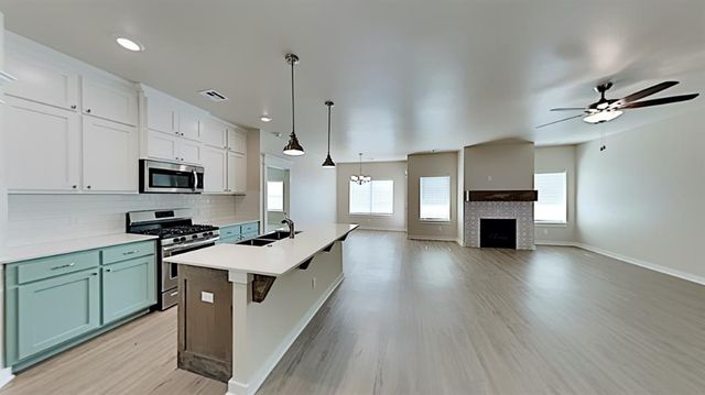 9904 Glover River Drive, Yukon, OK 73099