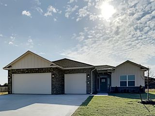 9904 Glover River Drive, Yukon, OK 73099