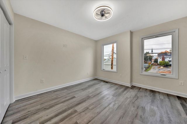 W 130 Calhoun ST, Salem, VA 24153