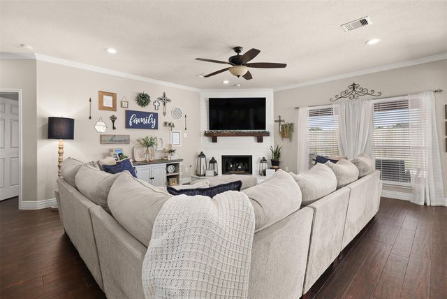 2202 Tracy Way, Deer Park, TX 77536